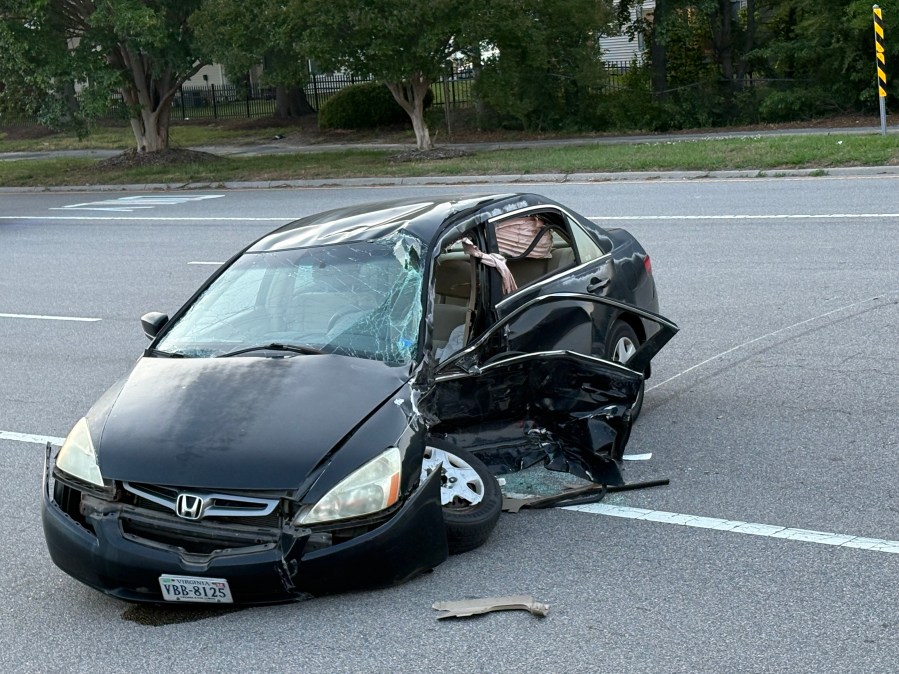 Virginia Beach crash results in one fatality, another injured