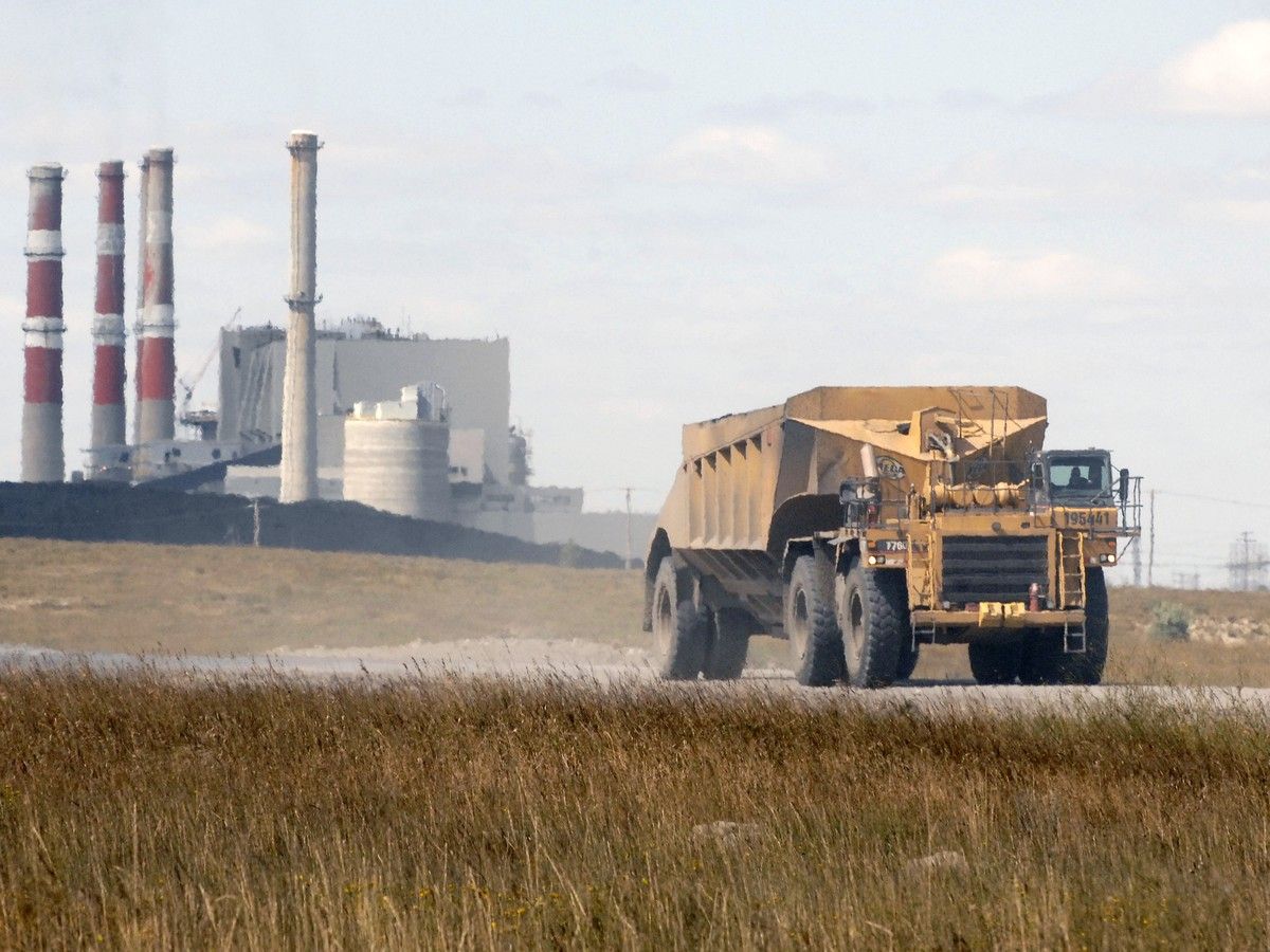 Experts Call Sask. Coal Plan Incompatible With National Goals