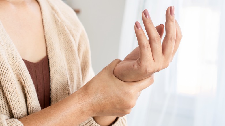 Early signs you could be developing arthritis