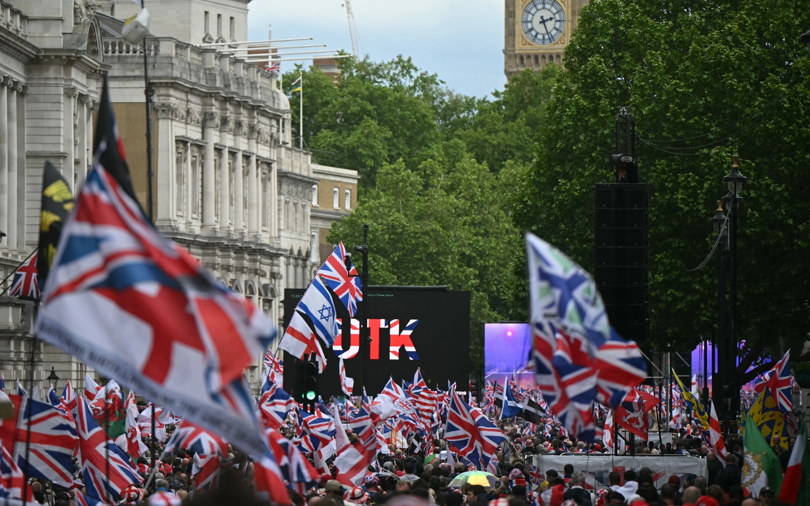 Tens of Thousands Protest in London for Immigration and Palestine Causes