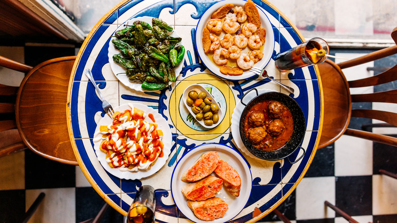 29-must-order-dishes-your-first-time-at-a-spanish-tapas-restaurant