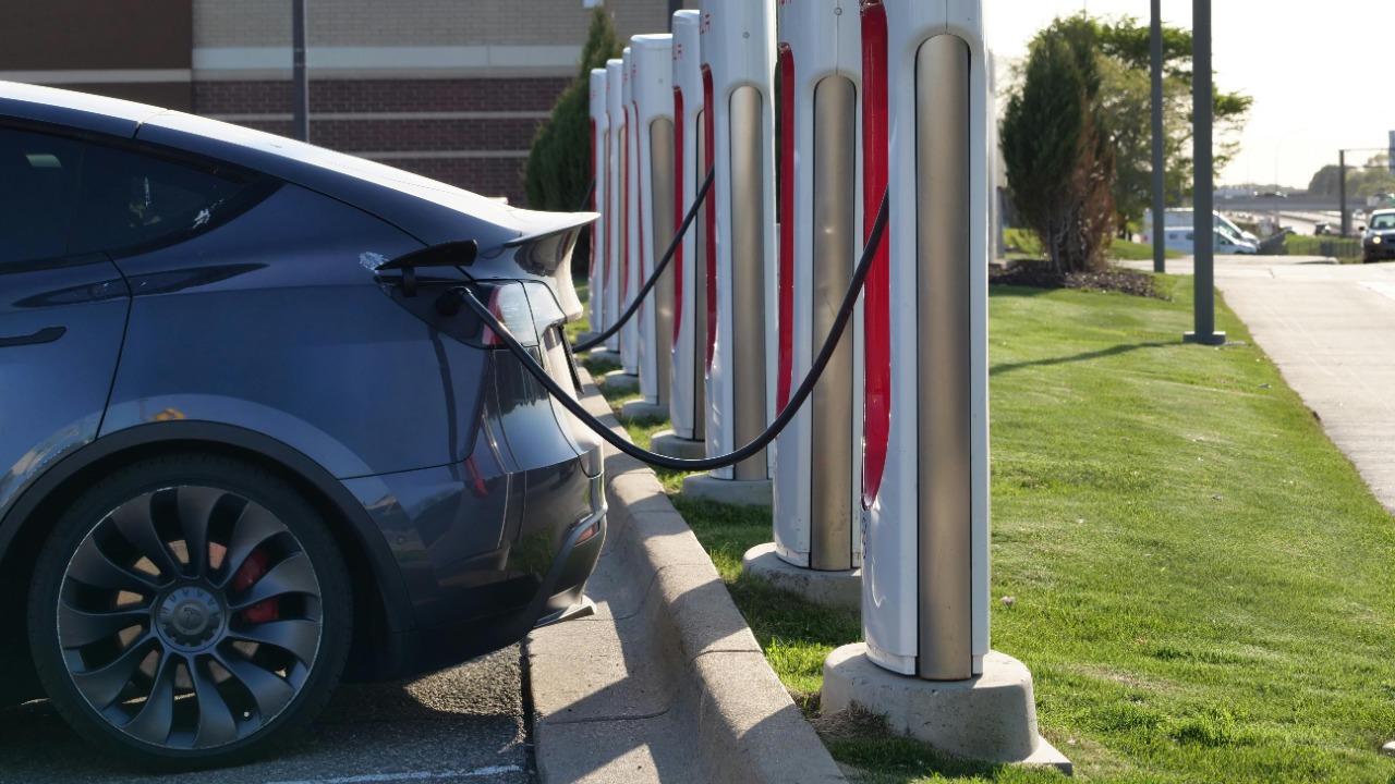 Texas gets $250 million for 588 new public EV chargers under Phase II ...