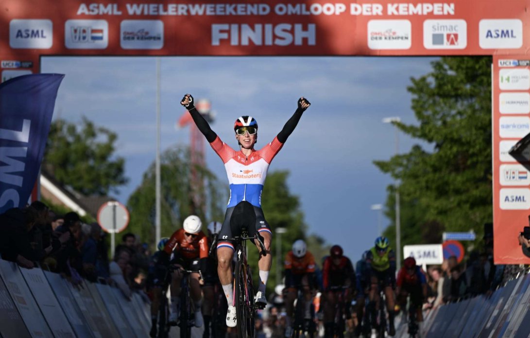 Lorena Wiebes overcomes late flat tyre to win Simac Omloop der Kempen ...