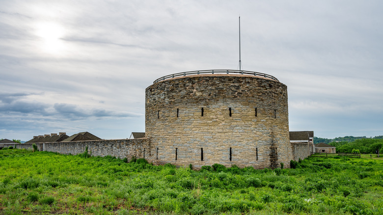 Minnesota's once-thriving fort is now a state park in St. Paul with ...