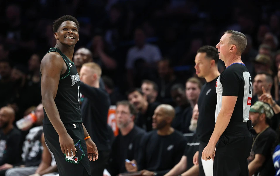 Mid-game handshake by Edwards draws playoff backlash