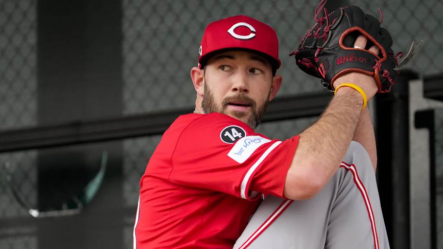Nationals sign ex-Reds reliever to minor league deal after series of ...