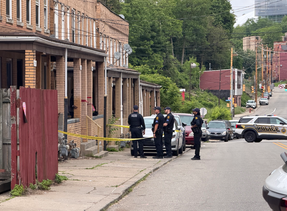 Arrest warrant issued after man stabbed multiple times in Pittsburgh