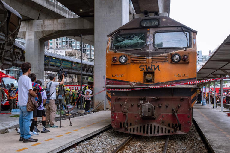 8 dead, 32 injured after freight train smashes into a bus in Thailand