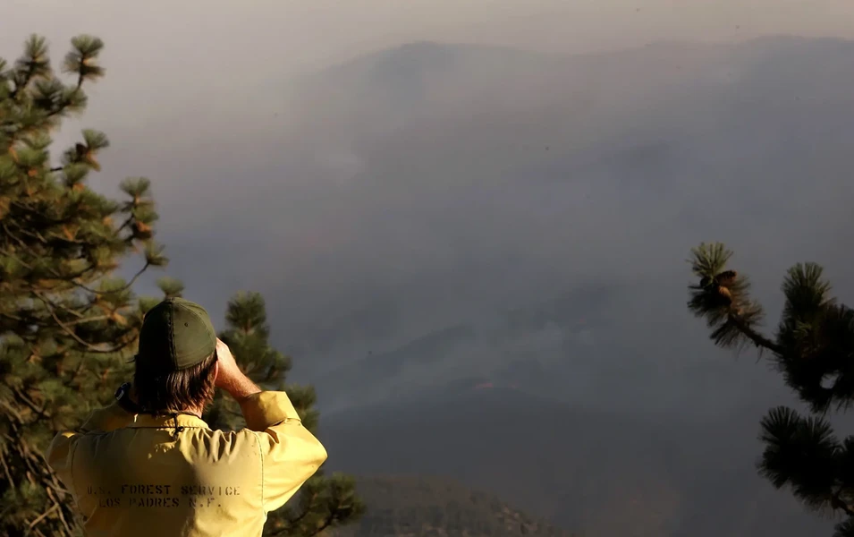 Seven Cabins Fire grows to 2,645 acres with no containment