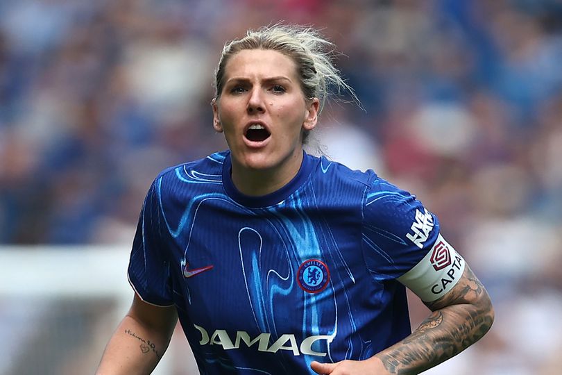 Chelsea icon breaks silence on Man Utd transfer – 'You'll never see me ...