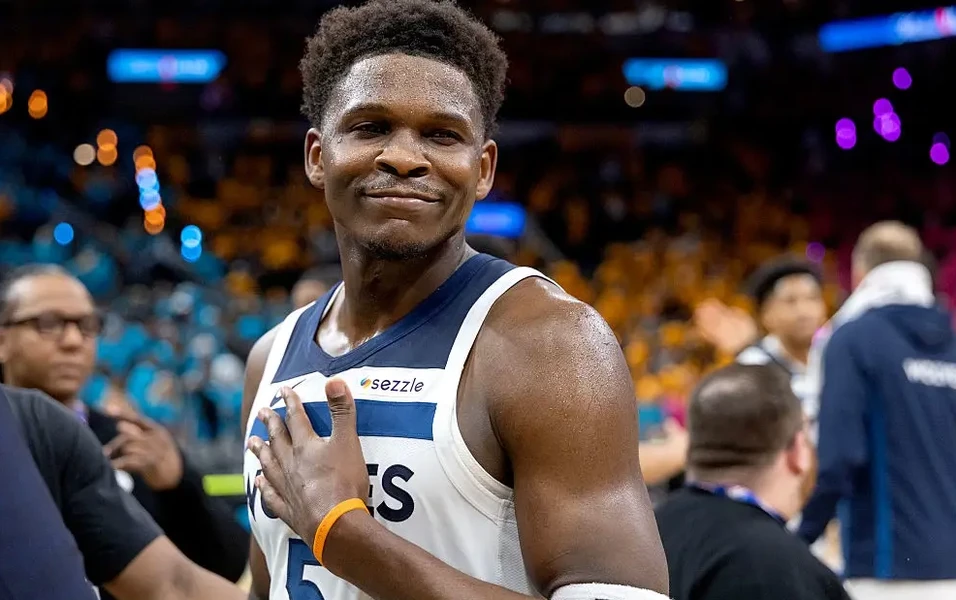 Edwards' mid-game handshake in playoff loss draws veteran backlash