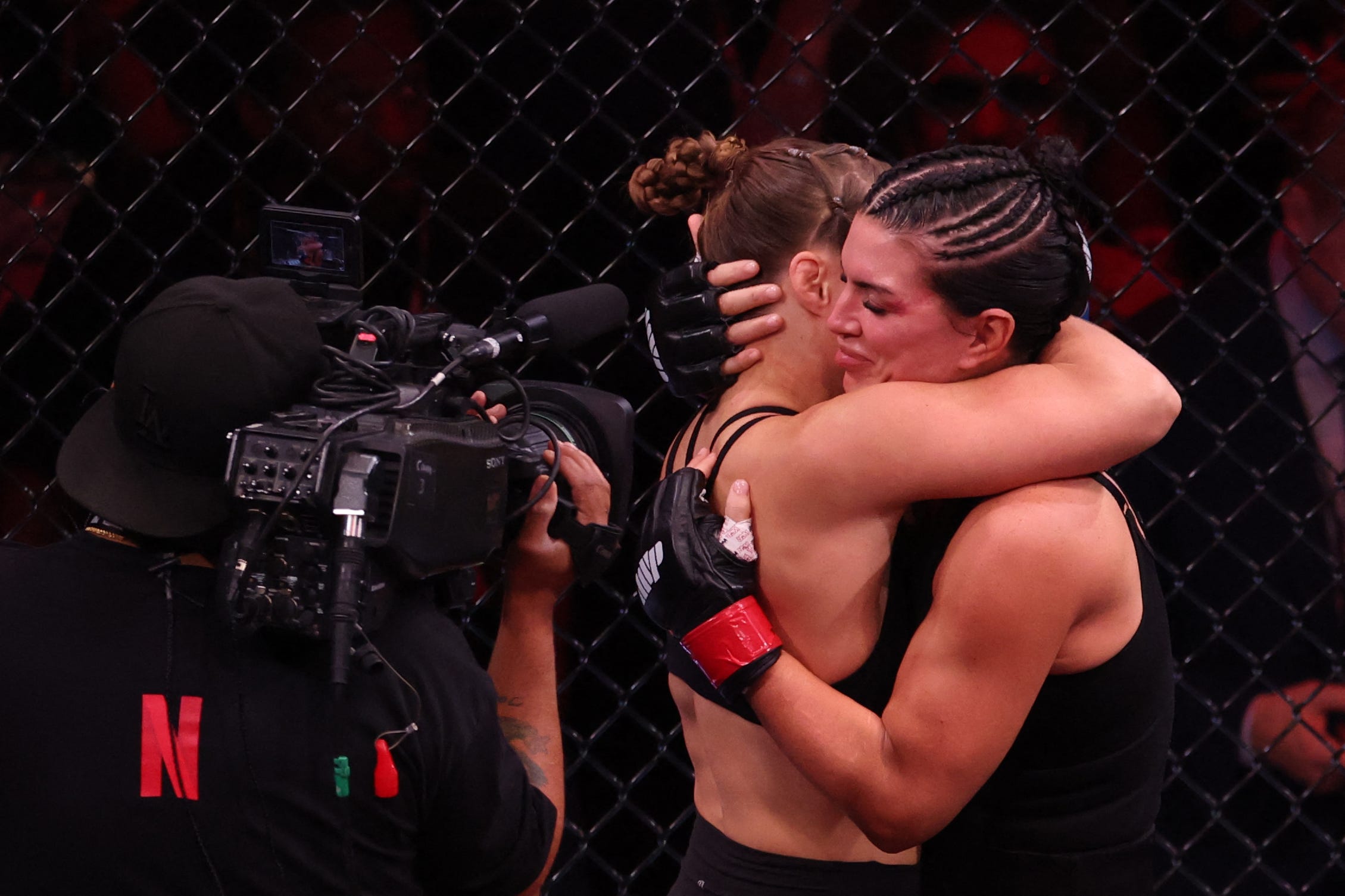 Ronda Rousey def. Gina Carano, MVP MMA 1