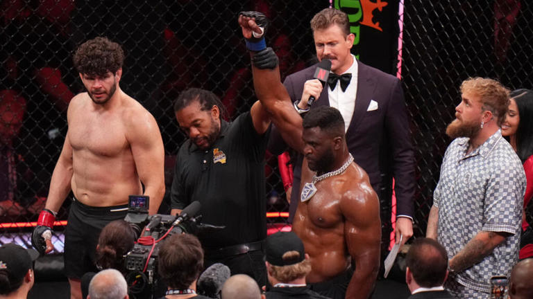 MMA : Francis Ngannou signe un retour expéditif avec un KO au premier round. 2 vidéos