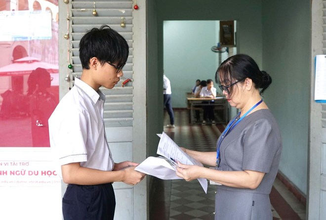 Giảm áp lực thi lớp 10 không đồng nghĩa bỏ đánh giá đầu vào