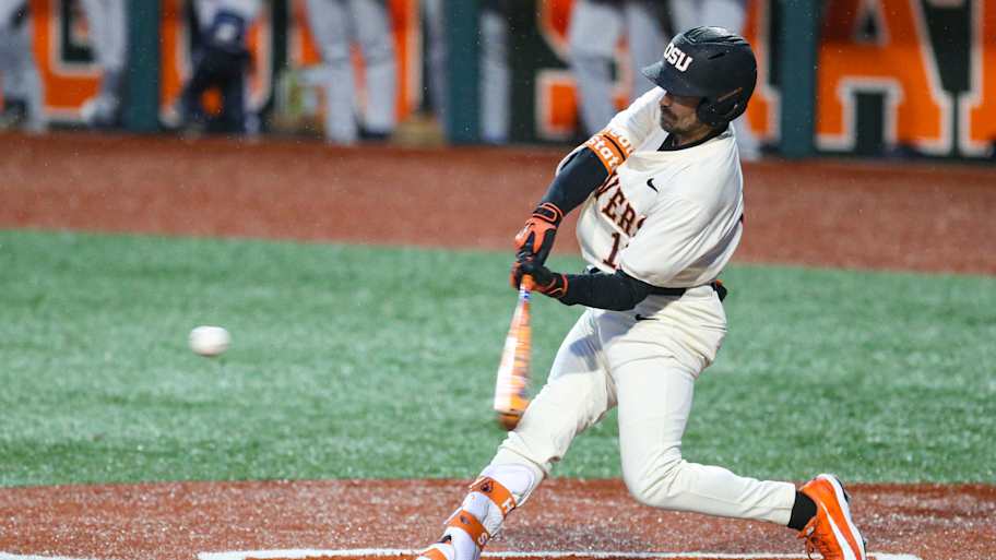 #7 Oregon State closes regular season with 8-1 win over Air Force