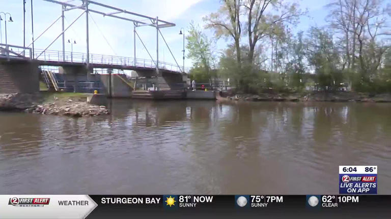 Fox River locks system opens for the season