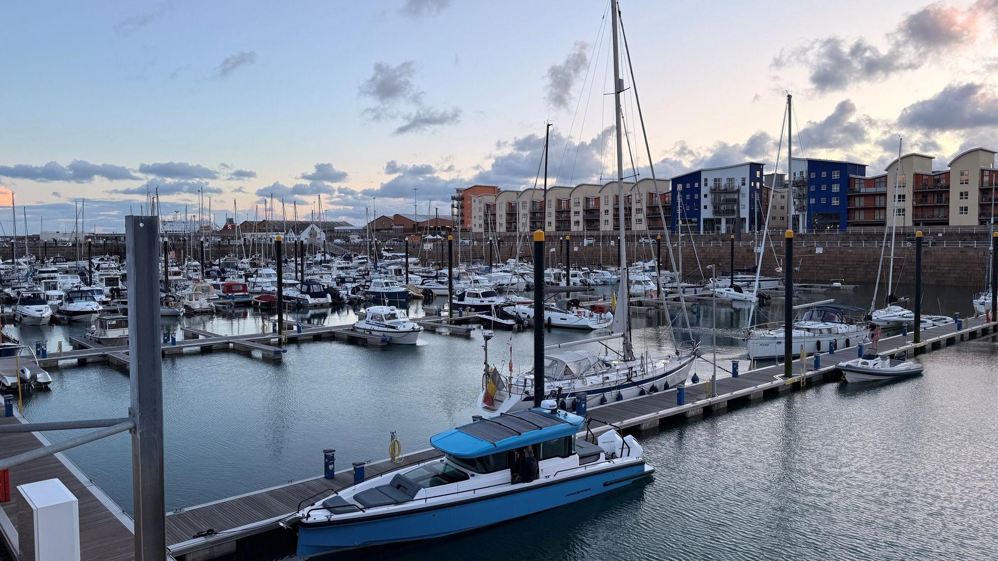 Crew suffers signs of carbon monoxide poisoning