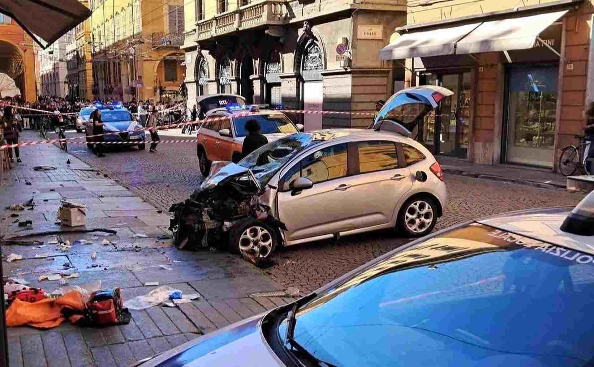 Pedoni travolti dall’auto nel centro di Modena, El Koudri in silenzio ...
