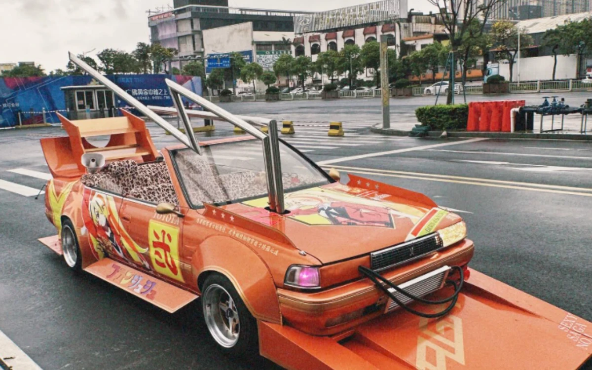 This 1988 Toyota Cresta just showed up at a Chinese car show with a ...