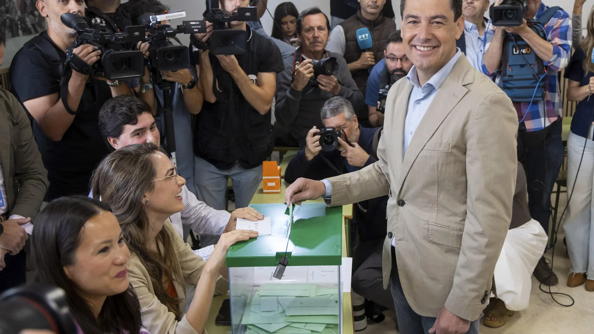 Juanma Moreno gana las elecciones en Andalucía, pero depende de Vox y ...