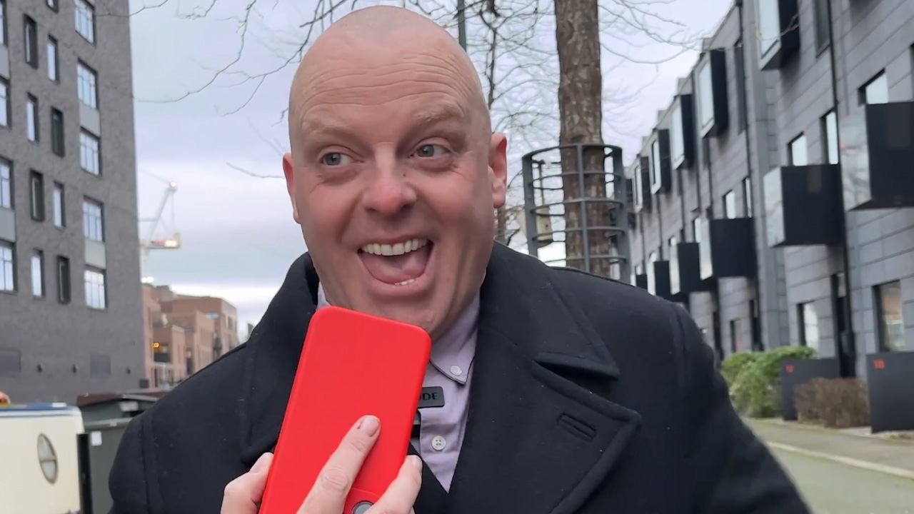 Unexpected reaction from Tesla salesperson during funny prank call
