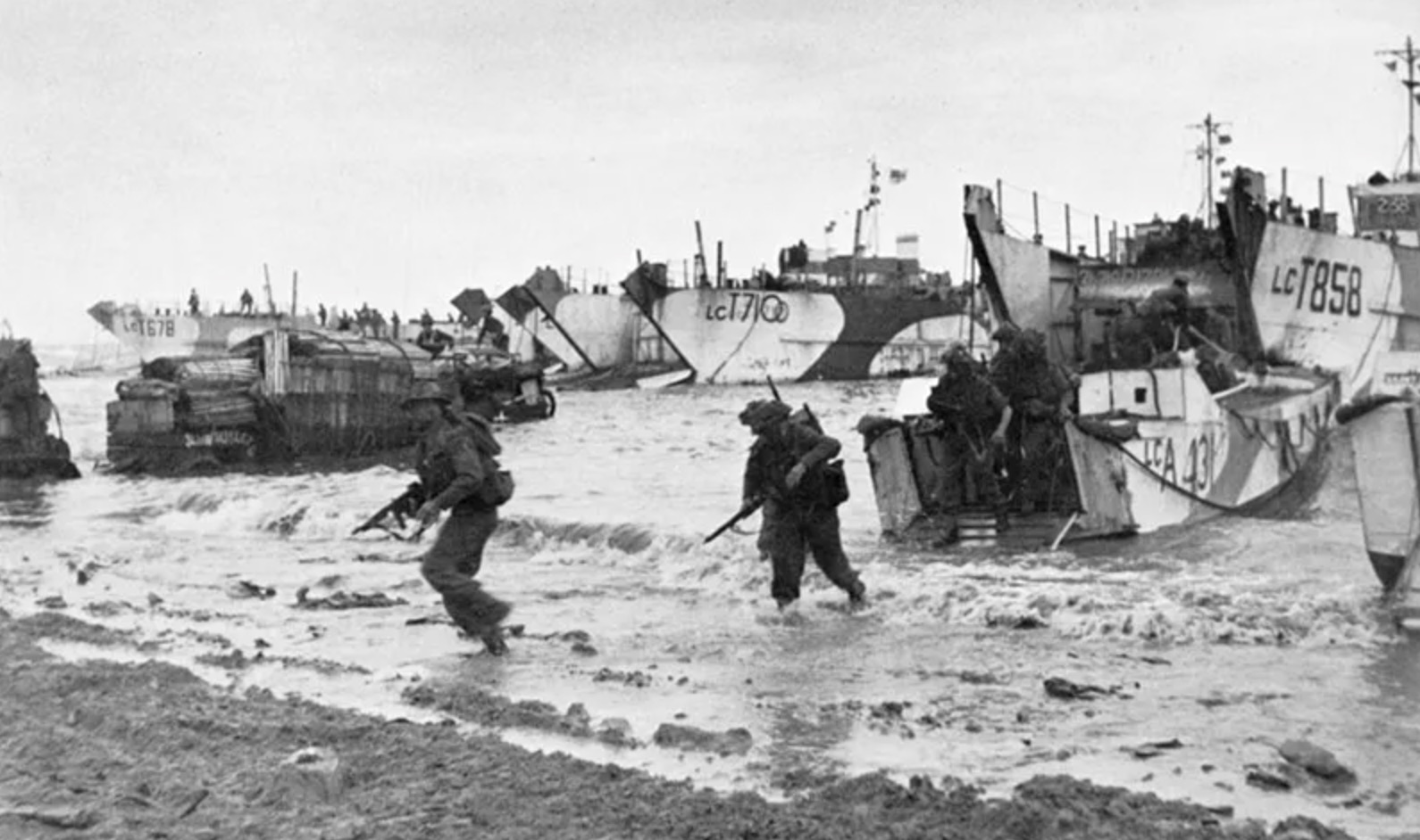 20 photos inside the life of a World War II commando