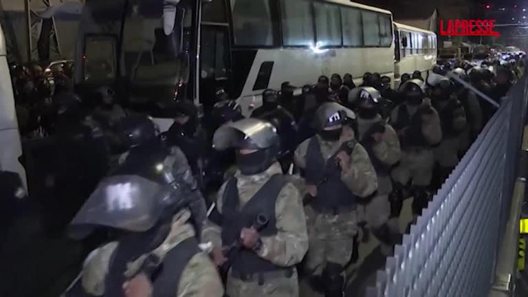 Bolivia, proseguono le proteste contro il governo: i militari rimuovono ...