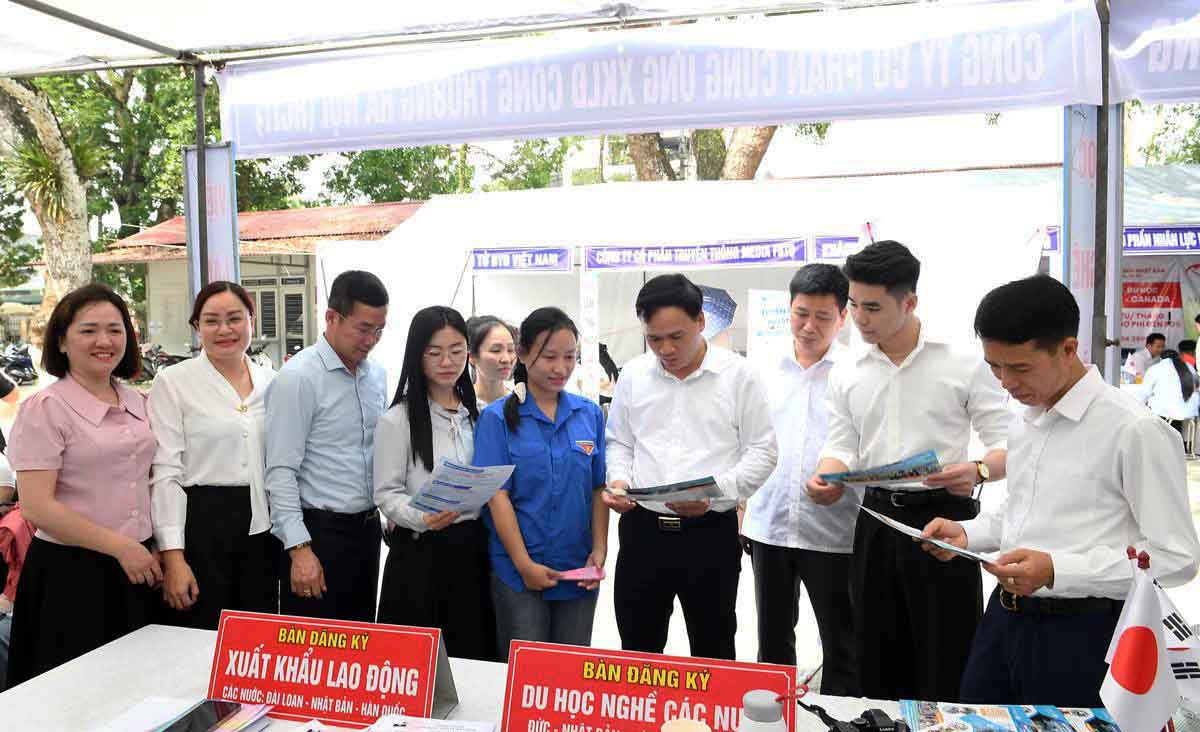 Kết nối việc làm cho sinh viên và người lao động tại Tuyên Quang