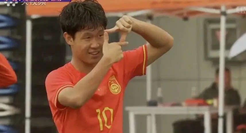 ▲ 大韓民国 16歳以下(U-16) サッカー代表チーム選手たちが中国ネイモンググザチでフホハオトで開かれた 2026 中国サッカー協会(CFA) U-16 4ヶ国親善大会最終 3次戦中国戦で敗れて優勝カップを中国に渡した. c。 シナスポツ