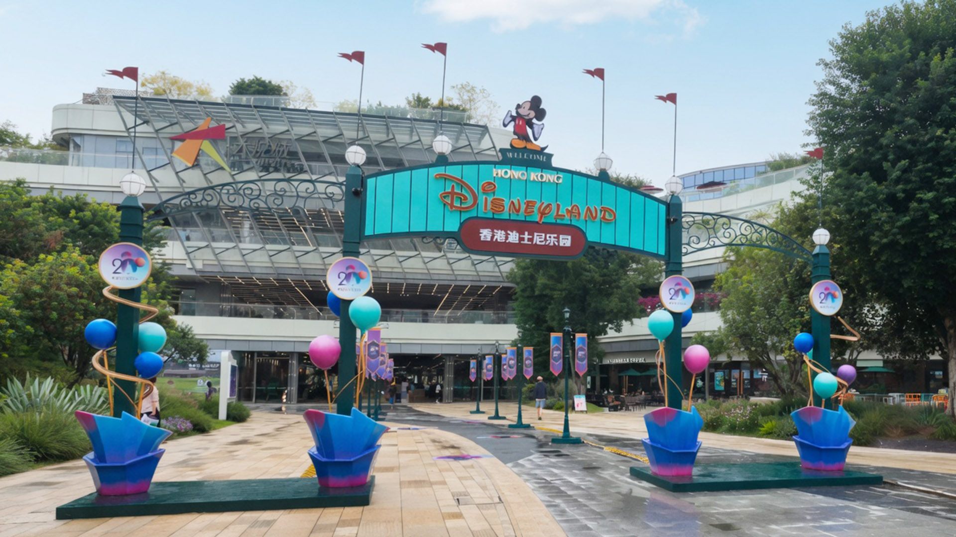 Besøkende vender tilbake til Hong Kong Disneyland under sesongbaserte ...