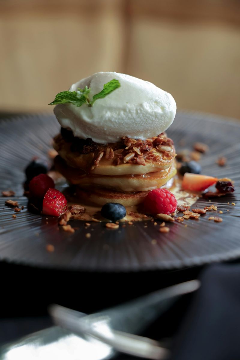 18 chain restaurant breakfast favorites Americans order again and again