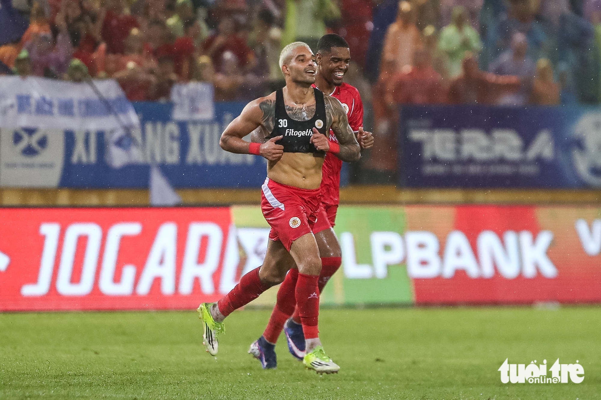 CLB Công An Hà Nội ăn mừng cuồng nhiệt chức vô địch V-League sớm