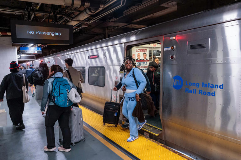 New York braces for chaotic Monday commute with Long Island Rail Road ...