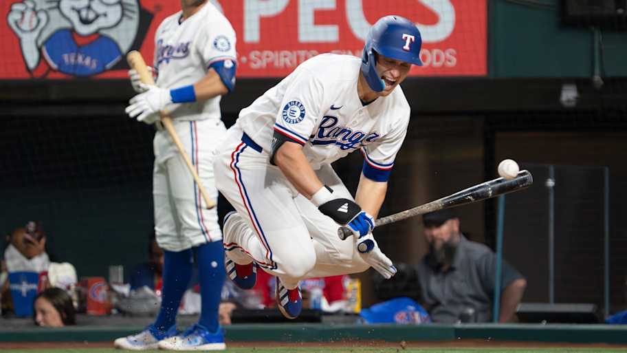 Rangers sit Corey Seager for third straight game due to slump, back spasms