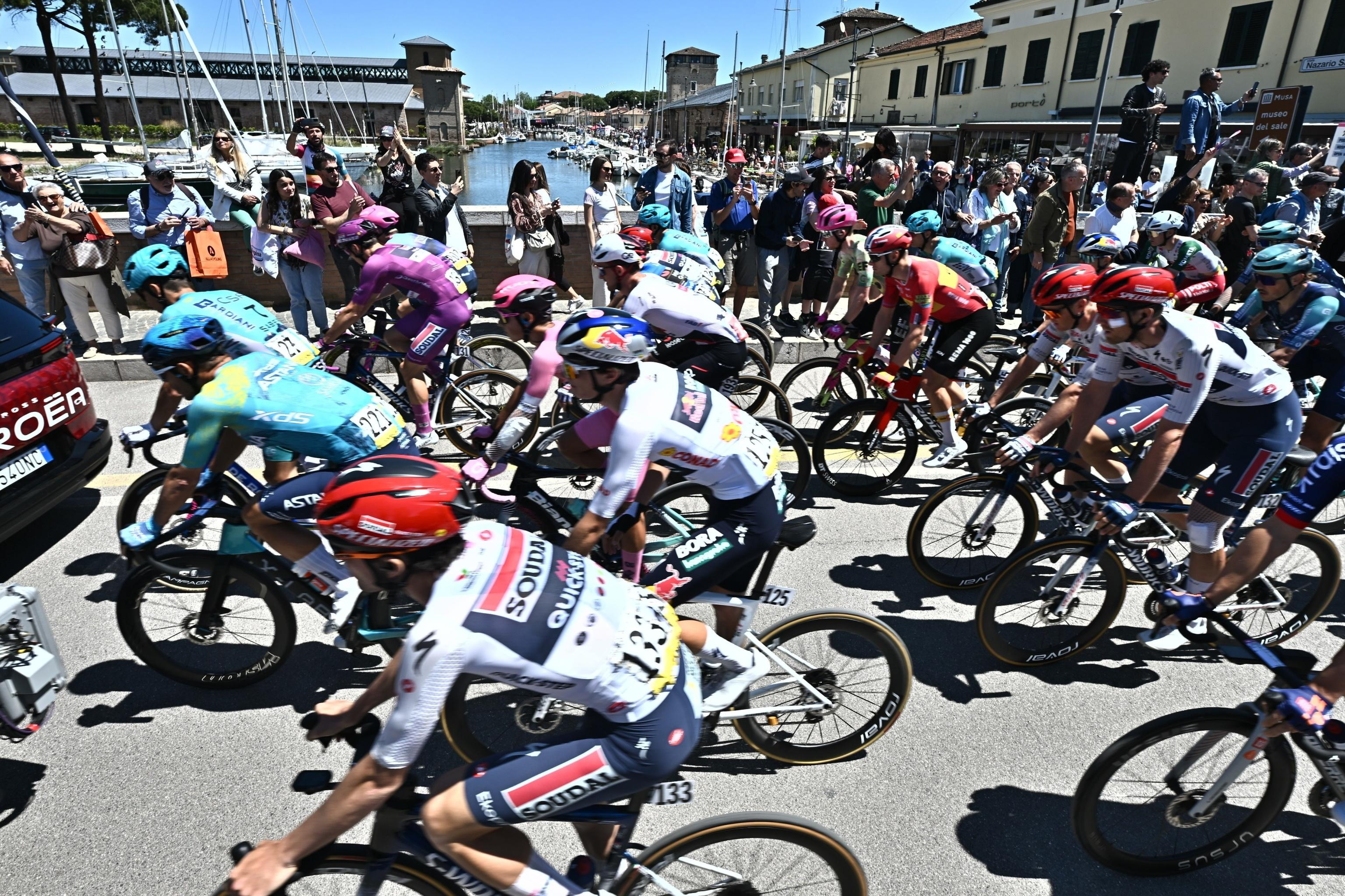 Giro: Vingegaard vince la 9/a tappa, Eulalio resta in rosa