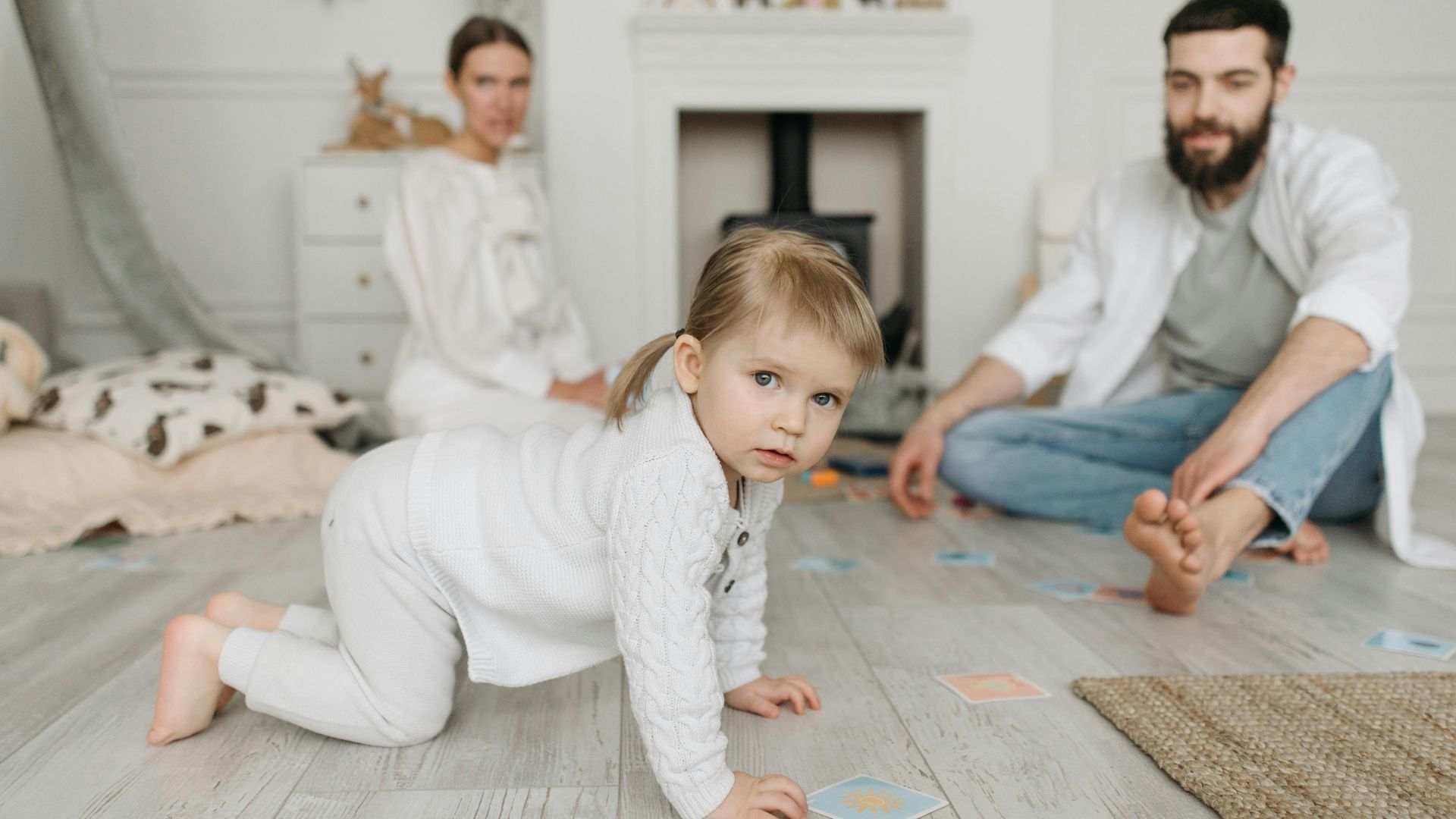 14 gestures that build a sense of safety for toddlers