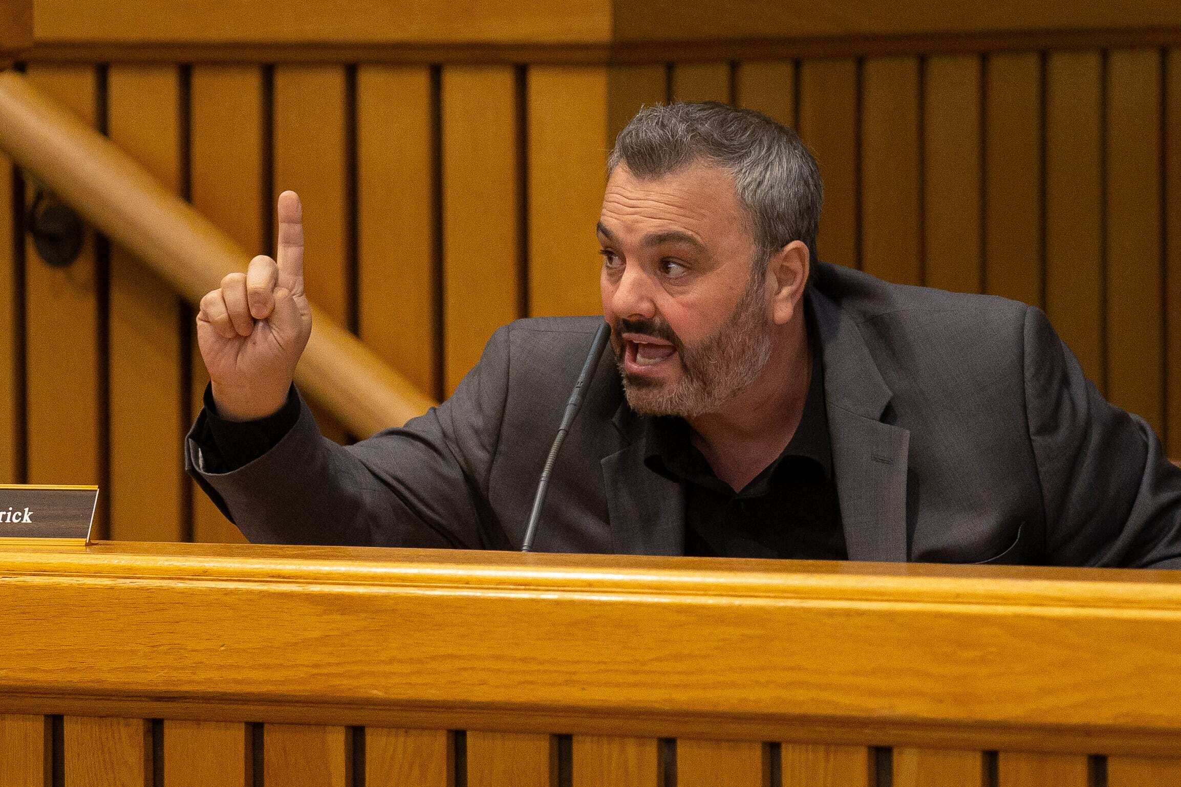 NJ council votes to ban mayor from using township car for commute