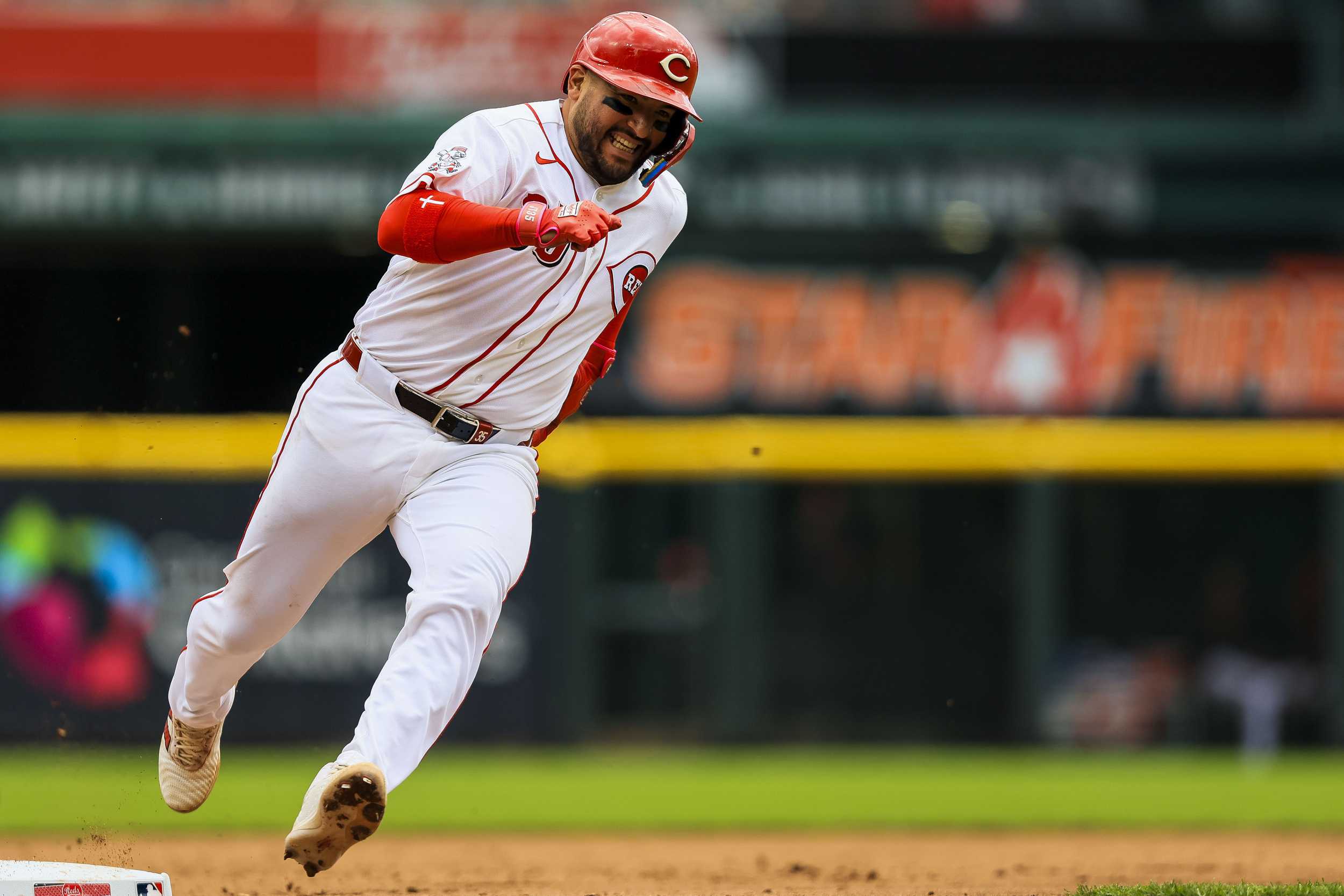 Reds announce five roster moves