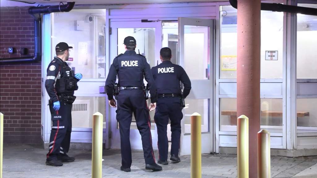 Man dead, another arrested after stabbing in Toronto-area neighbourhood
