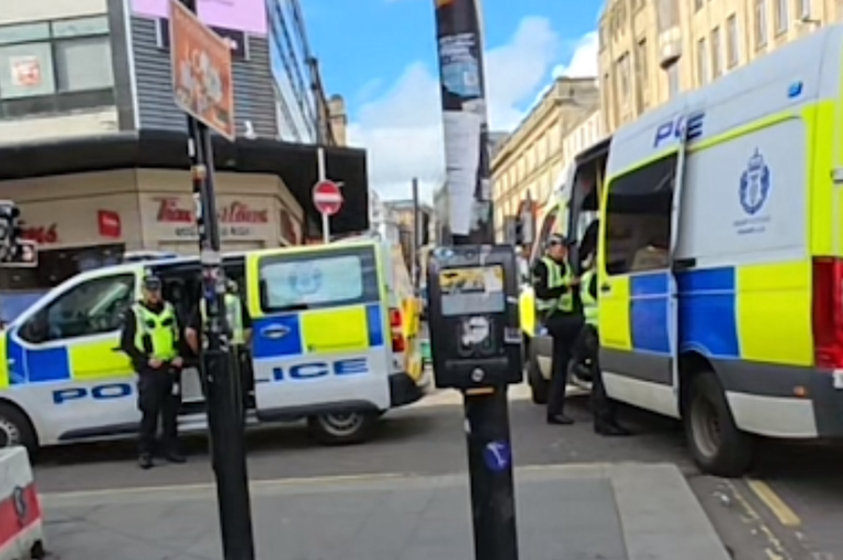 Teenager stabbed in Glasgow city centre as police probe attack