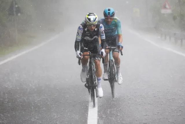 Einer Rubio y Egan Bernal dieron pelea en la vibrante etapa 9 del Giro ...