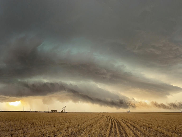 Plains and the Midwest bracing for more severe weather, possible tornadoes