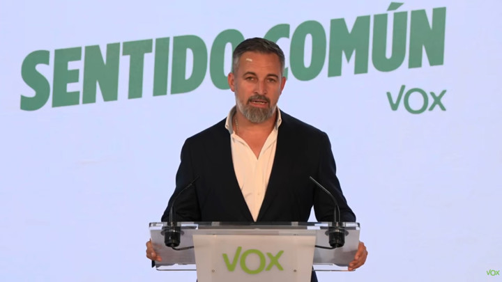 Abascal se congratula del "éxito" de Vox y pide a Juanma Moreno que ...