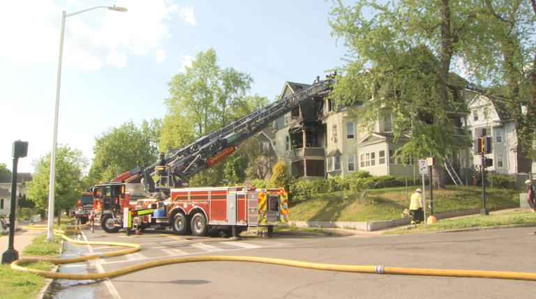 Emergency crews battle 3-alarm fire in Springfield