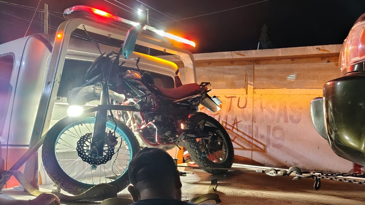 Conductor huye tras arrollar y matar a motociclista en Durango