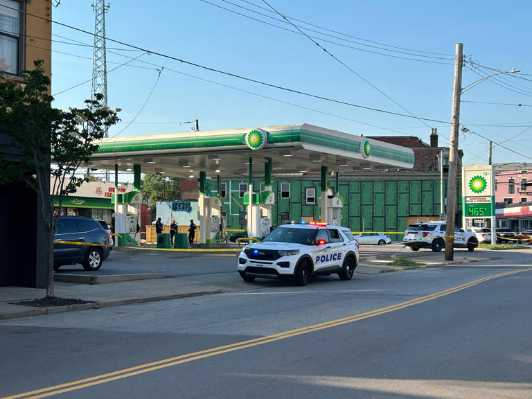 1 person shot in head at Northside gas station