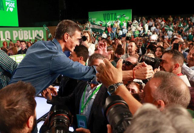 Sánchez felicita a Moreno por el resultado y aplaude a Montero por "una ...