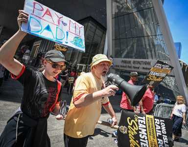 The great derail: Hochul, LIRR unions trade rage over rail strike ...