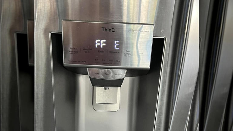 If your LG refrigerator keeps showing you FF, here's what it means