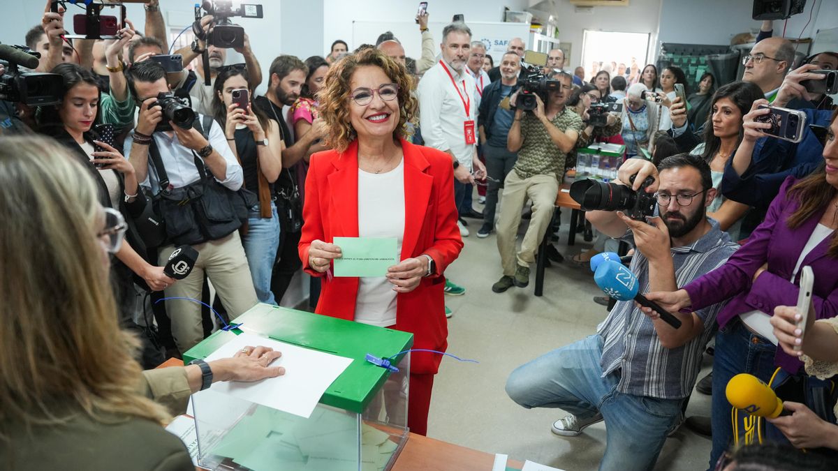 El PSOE toca fondo en Andalucía y se consuela con la pérdida de la ...